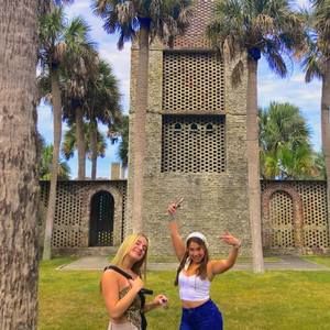 Meet your Posher, Caroline